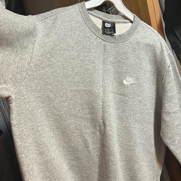 Nike Men's Sportswear Club Fleece Crewneck Sweatshirt - Picture 7 of 9